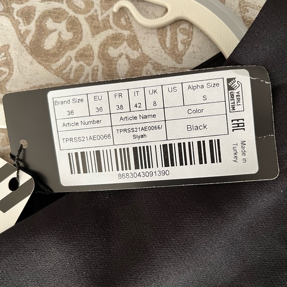 Trendyol long black dress, mesh in abdomen area. Advertised as SZ 6.NWT - Picture 8 of 9